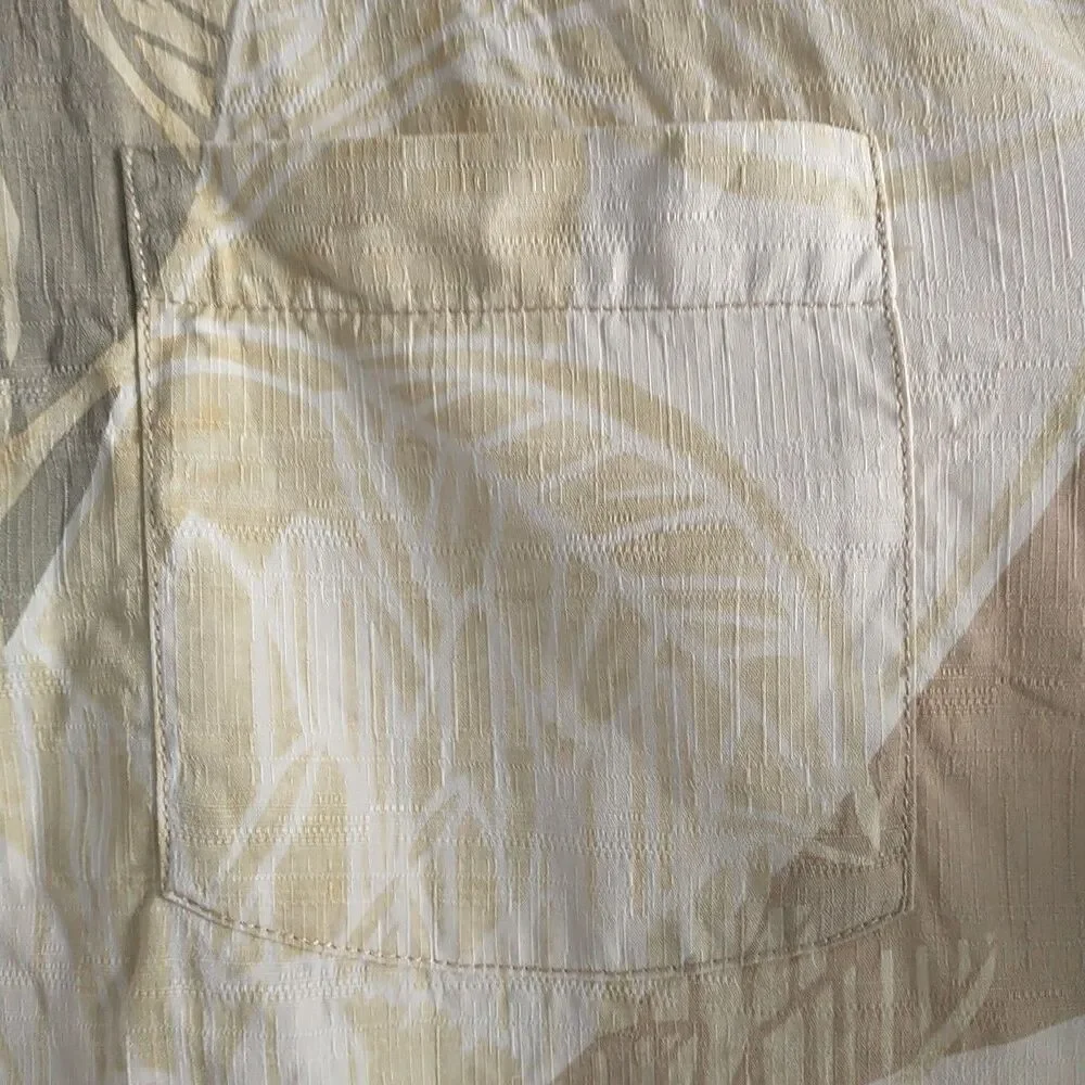Tommy Bahama good tiny
